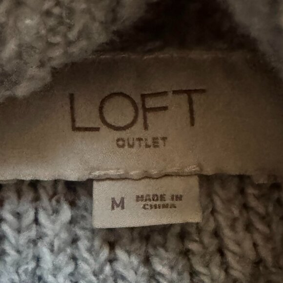 Loft Women’s Turtle Neck Knit Sweater in Grey Size M - Picture 5 of 5